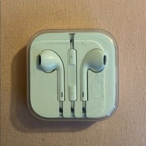 Apple EarPods with Lightning Connector